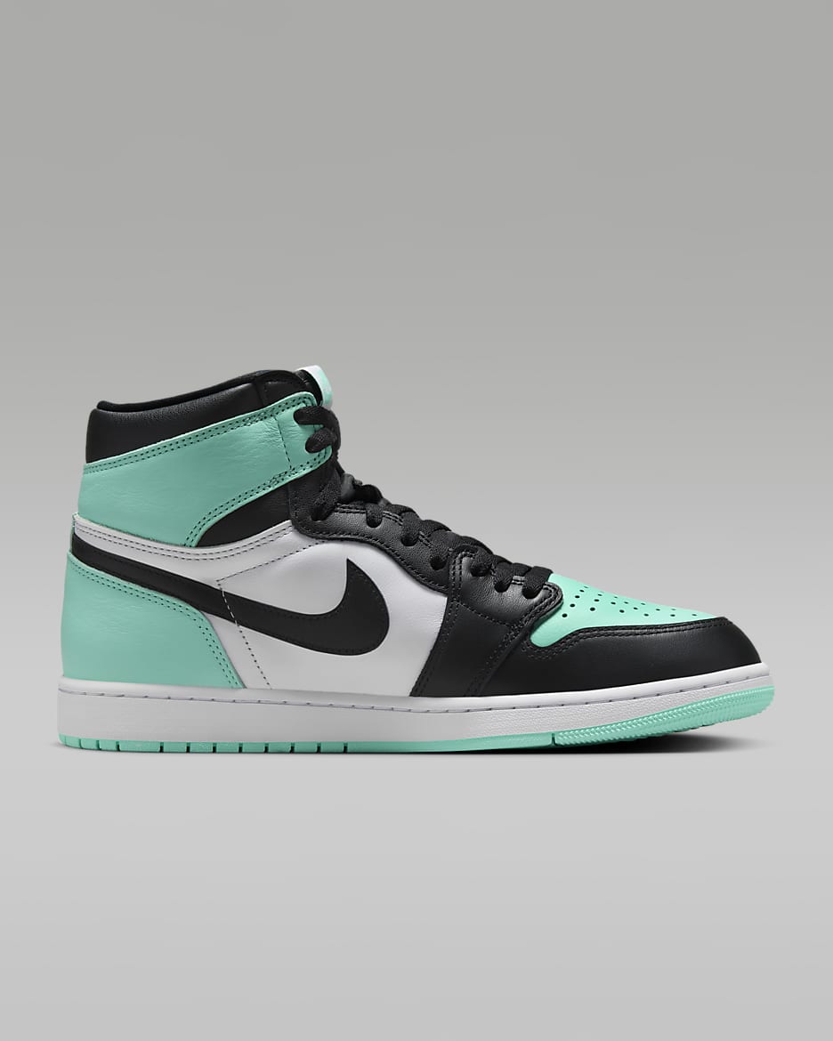 Nike retro 1 black and white clearance